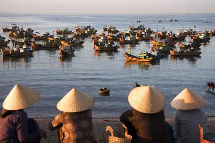 Nội dung: Mùa hè đang đầy vui vẻ với những bức tường nhảy vò đang xu hướng trên mạng